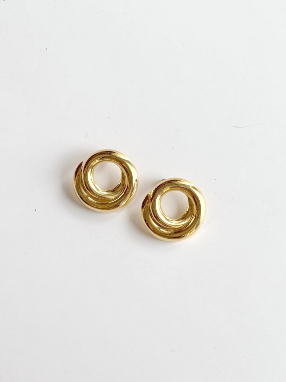 Vintage Gold Tone Circle Stud Earrings